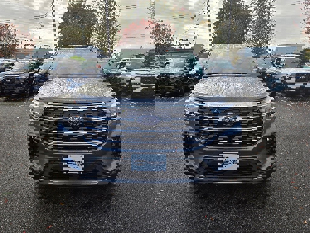 New 2025 Ford Explorer Active w/ Active Comfort Package image 2