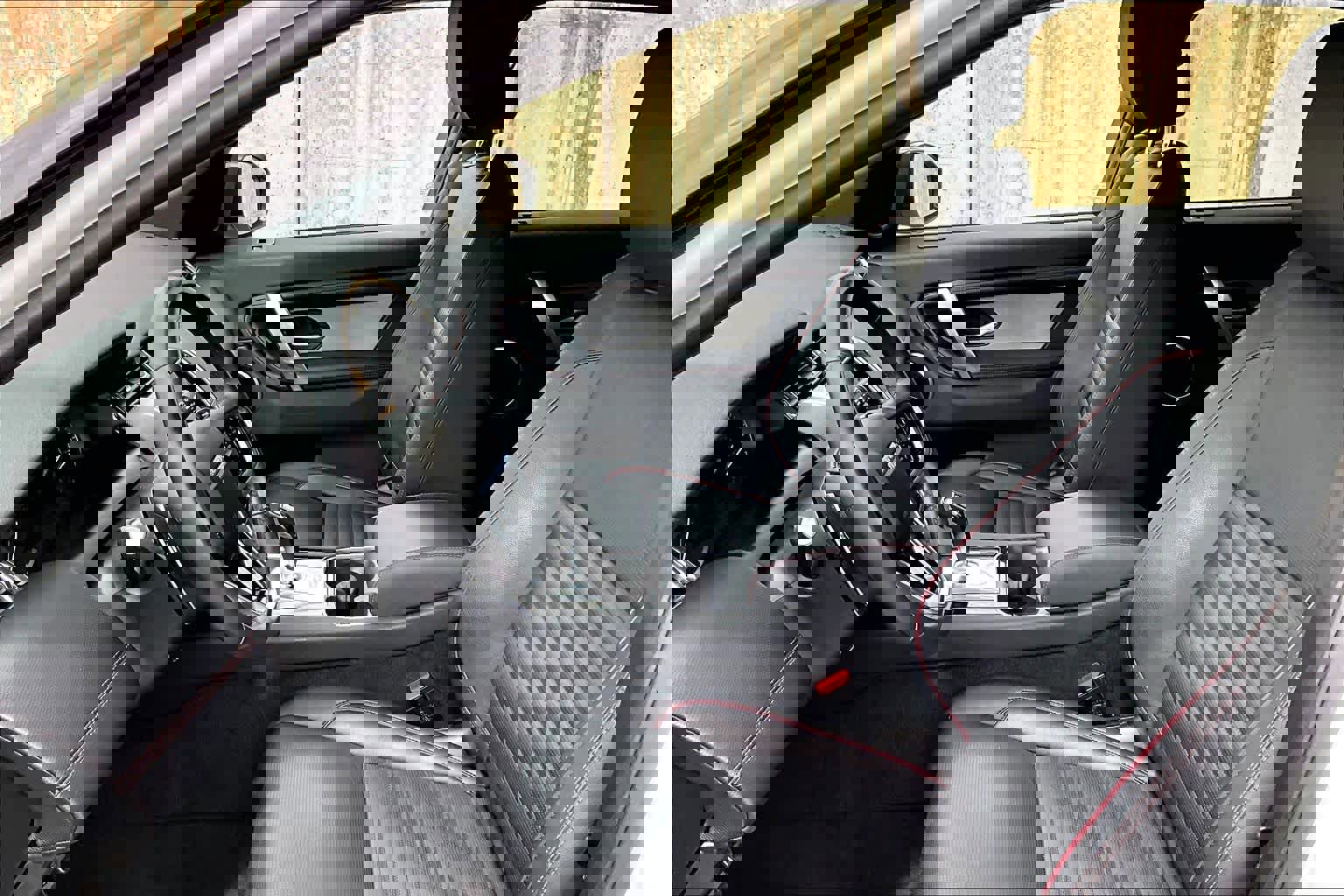 Used 2023 Land Rover Discovery Sport SE R-Dynamic image 8