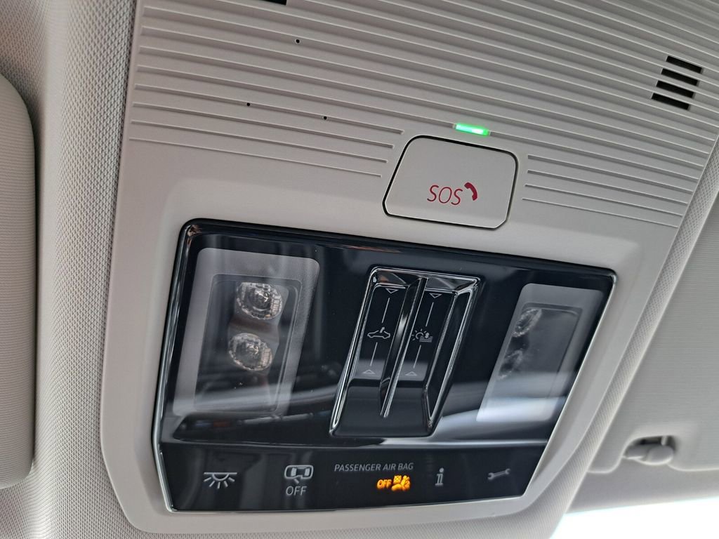 New 2026 Volkswagen Tiguan SE image 16