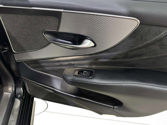 Used 2018 Lexus LS 500 F Sport w/ Accessory Package (Z1) image 34