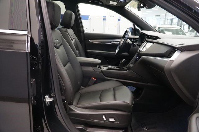 Certified 2024 Cadillac XT6 Luxury AWD/4WD image 16