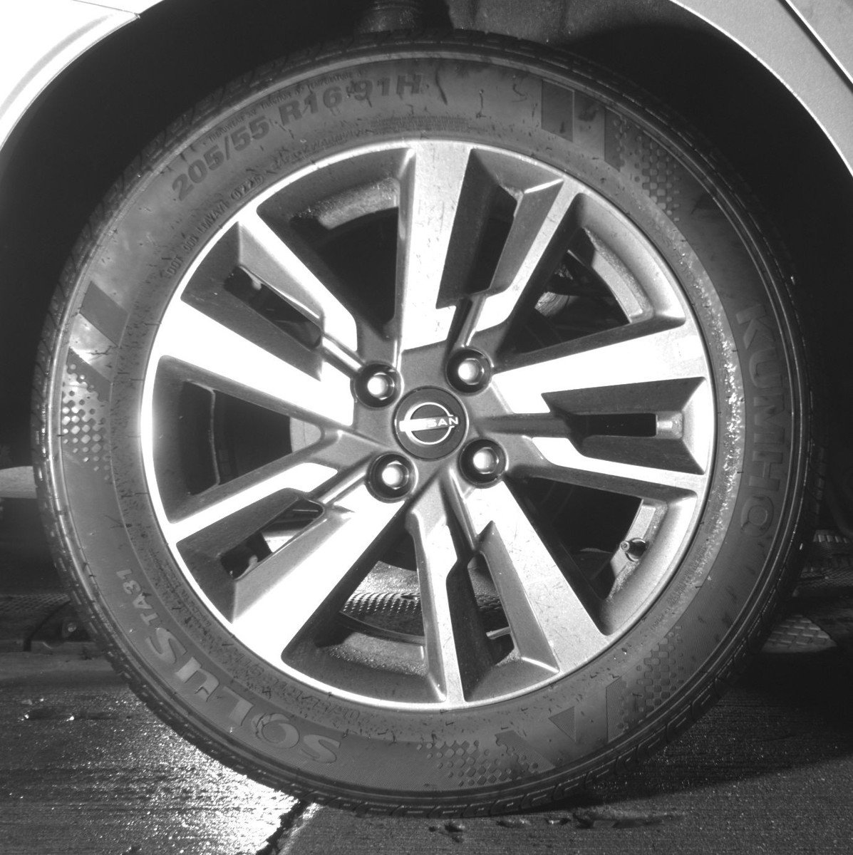 Used 2025 Nissan Versa SV image 15