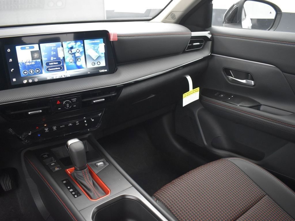 New 2026 Nissan Kicks SR w/ SR Premium Package FWD image 33