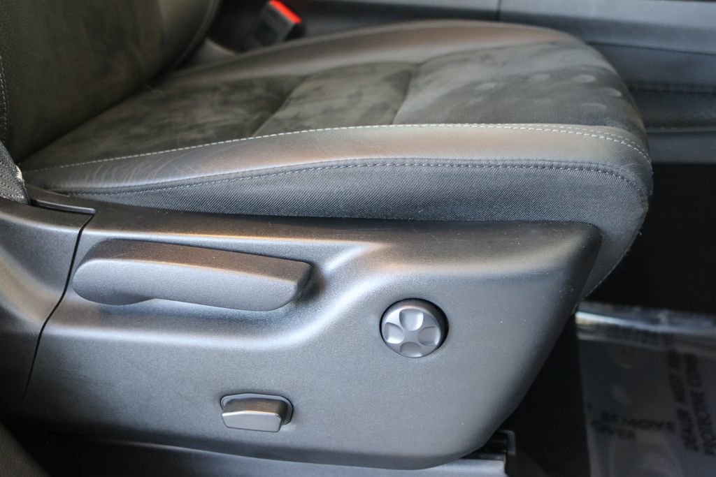 Used 2022 Dodge Durango GT image 38