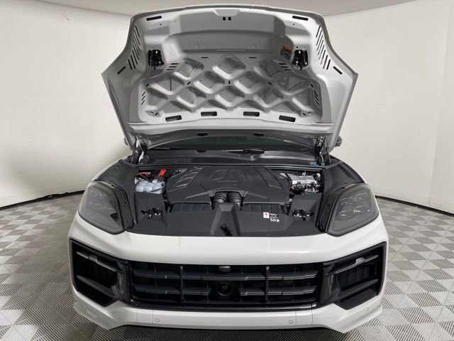Used 2025 Porsche Cayenne GTS image 13