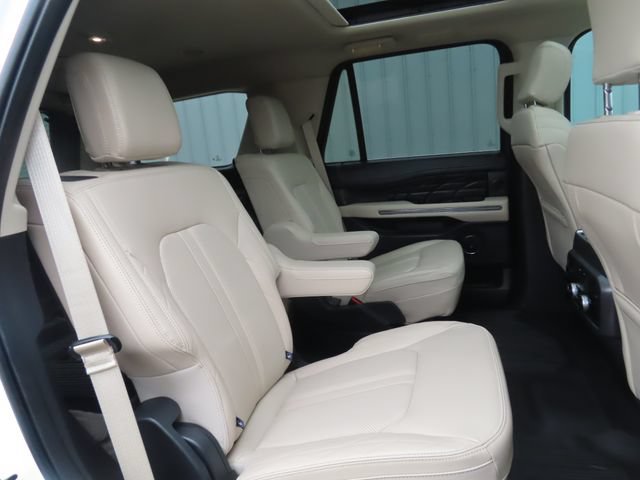 Used 2024 Ford Expedition Platinum AWD/4WD image 31