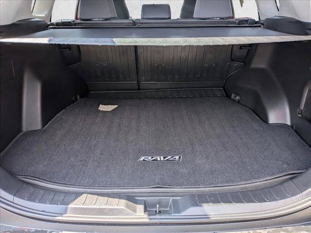 Used 2019 Toyota RAV4 XLE w/ Convenience Package FWD image 6