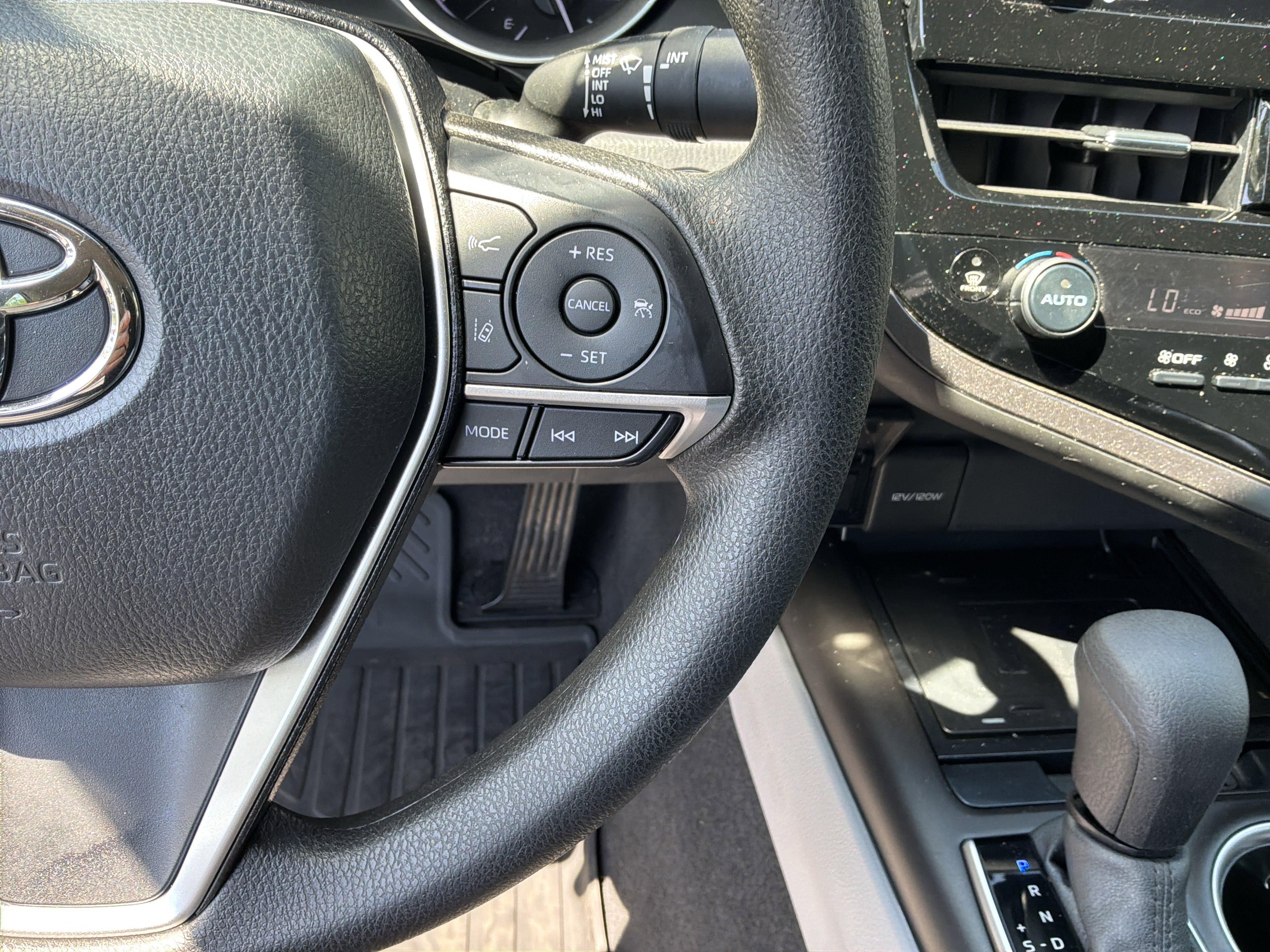 Used 2021 Toyota Camry LE image 20