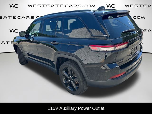 Used 2023 Jeep Grand Cherokee Altitude AWD/4WD image 22