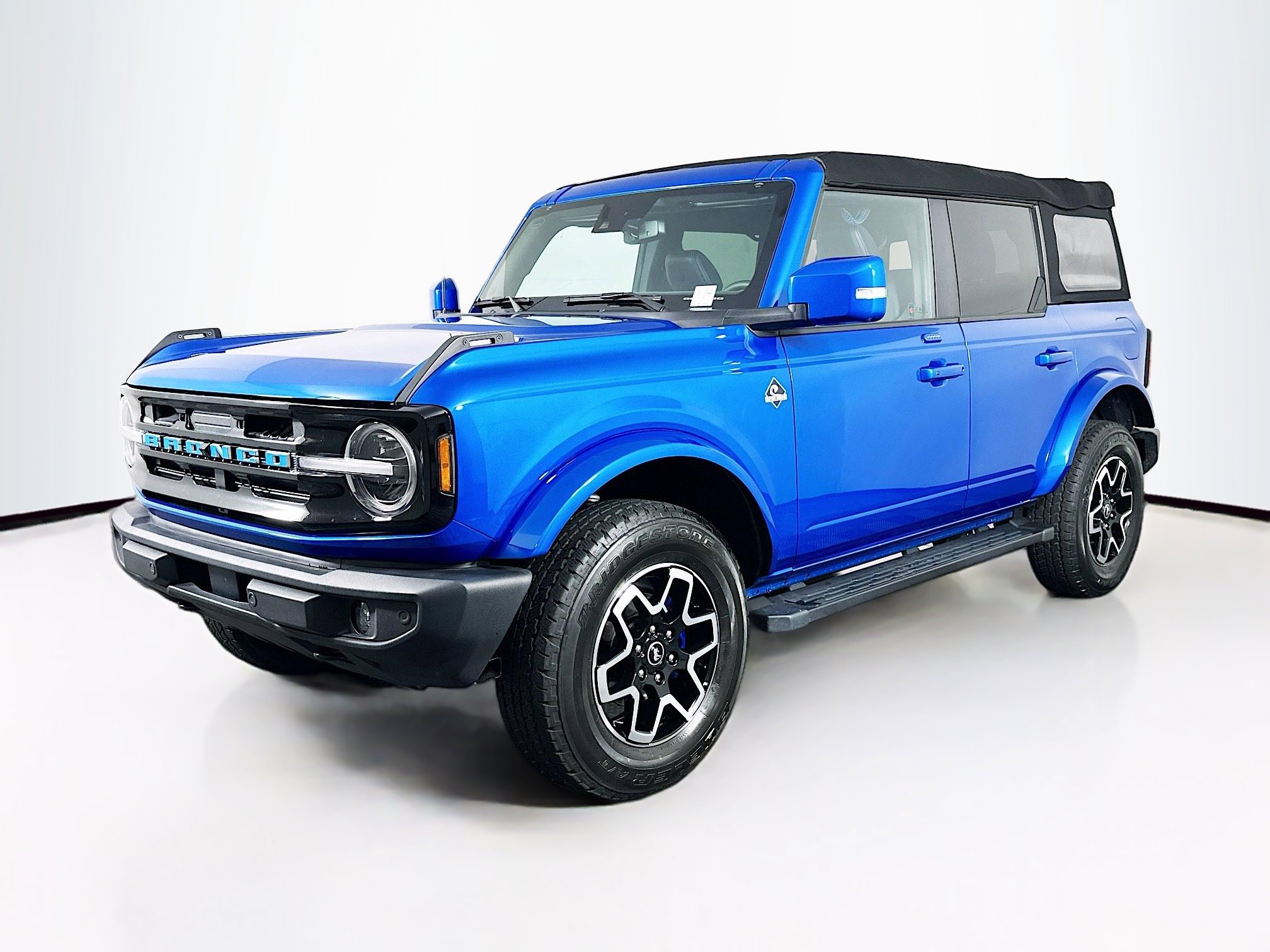 Used 2023 Ford Bronco Outer Banks image 3