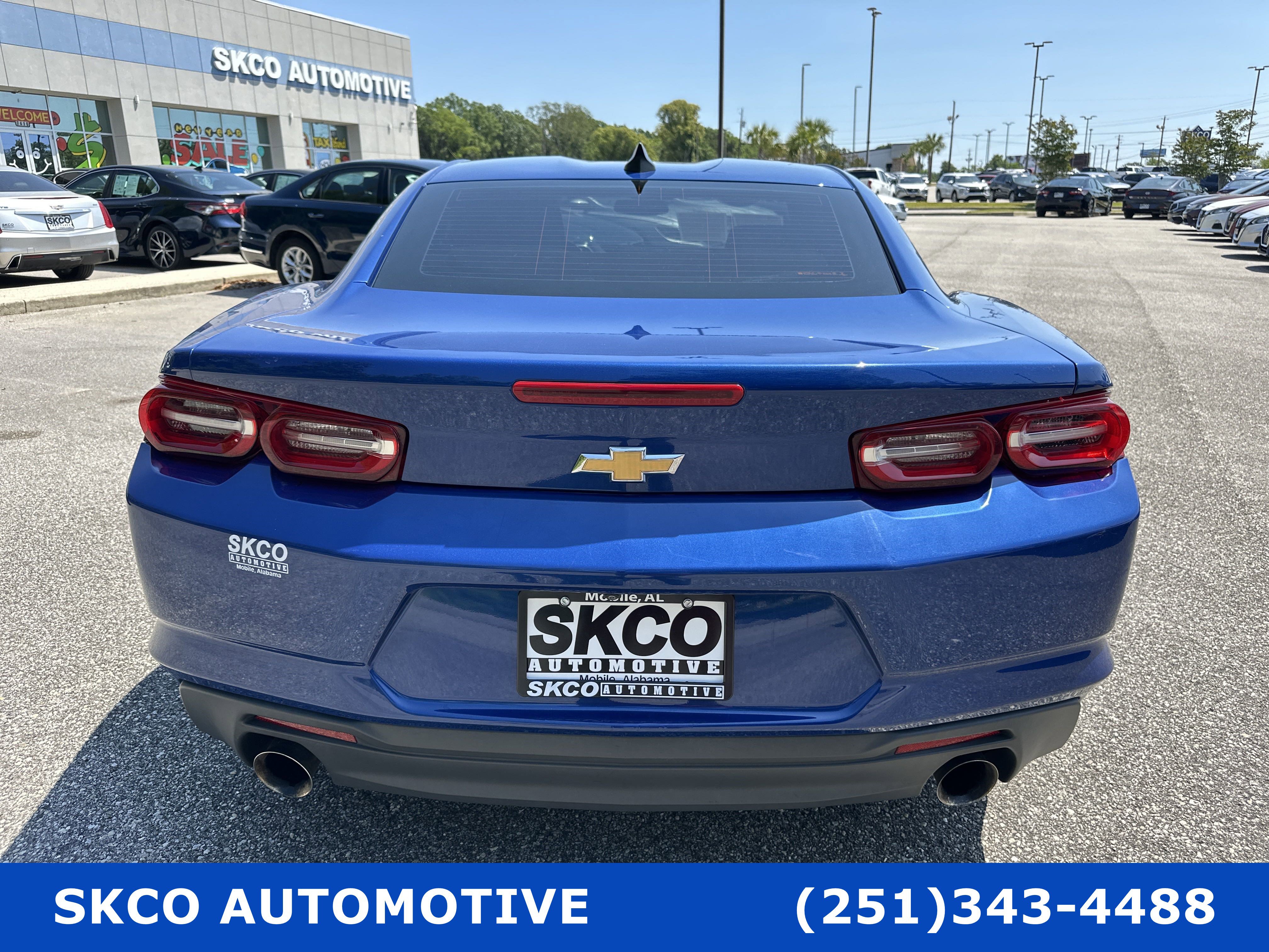 Used 2021 Chevrolet Camaro LT RWD image 4