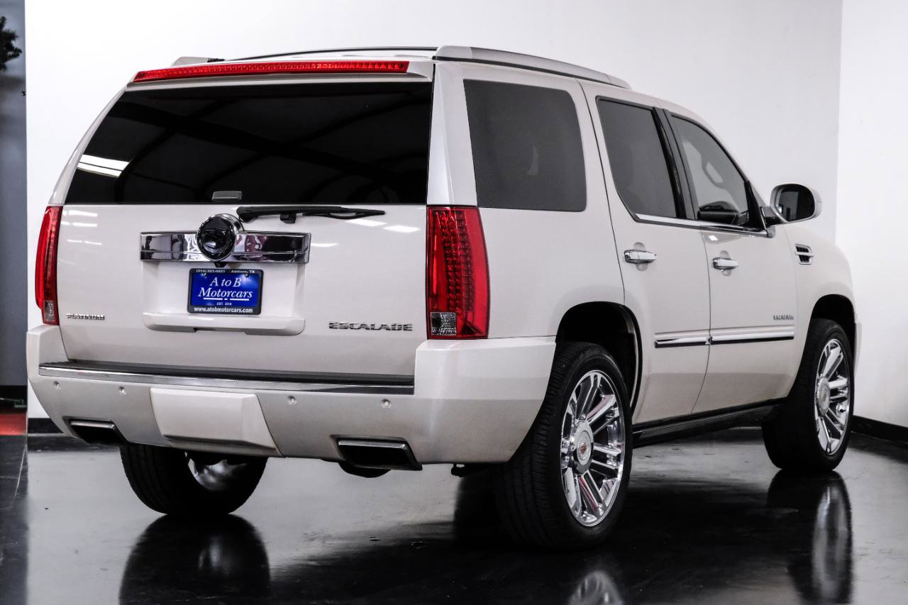 Used 2013 Cadillac Escalade Platinum RWD image 10