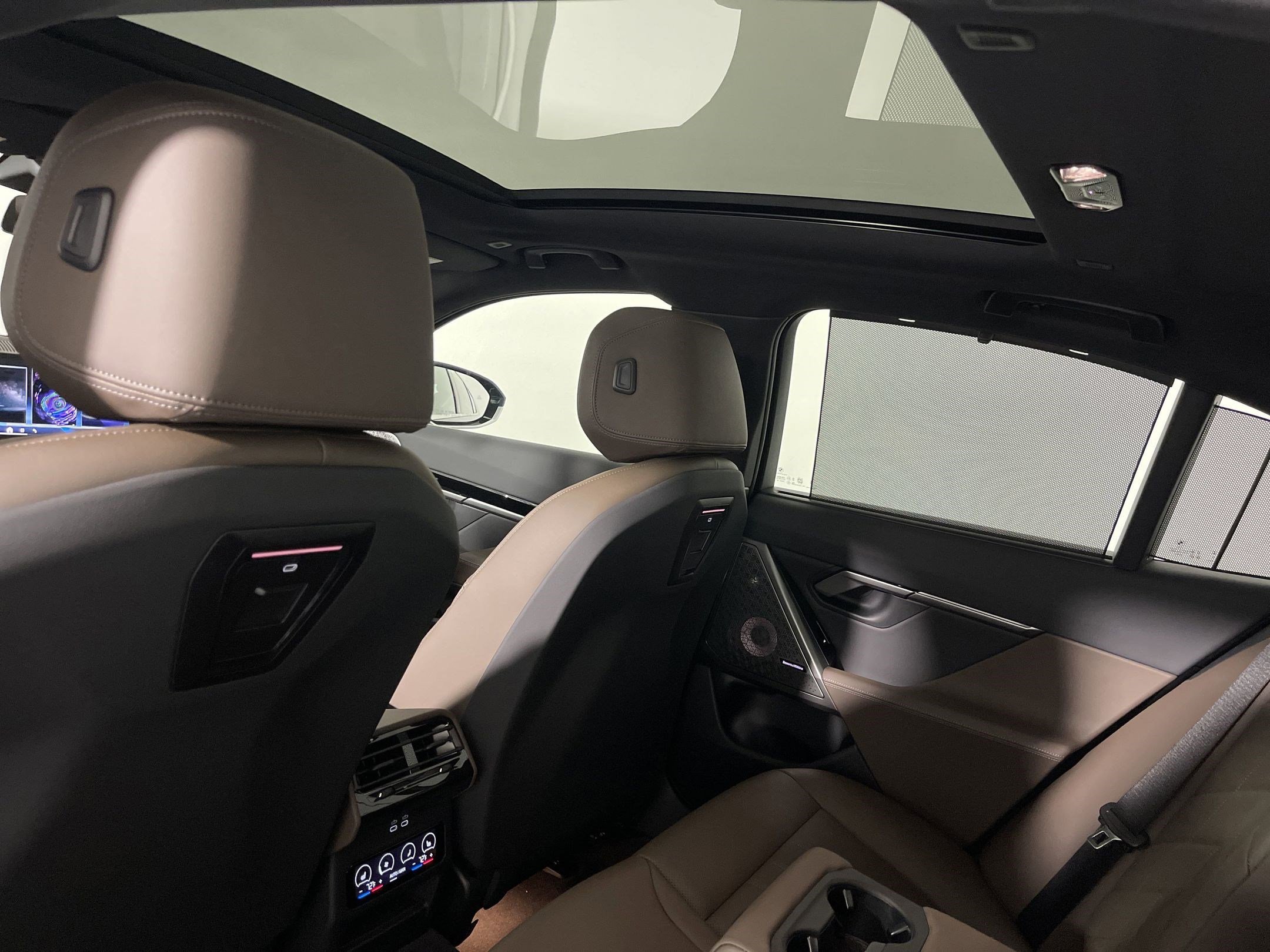 Used 2026 BMW 530i xDrive w/ Executive Package image 32