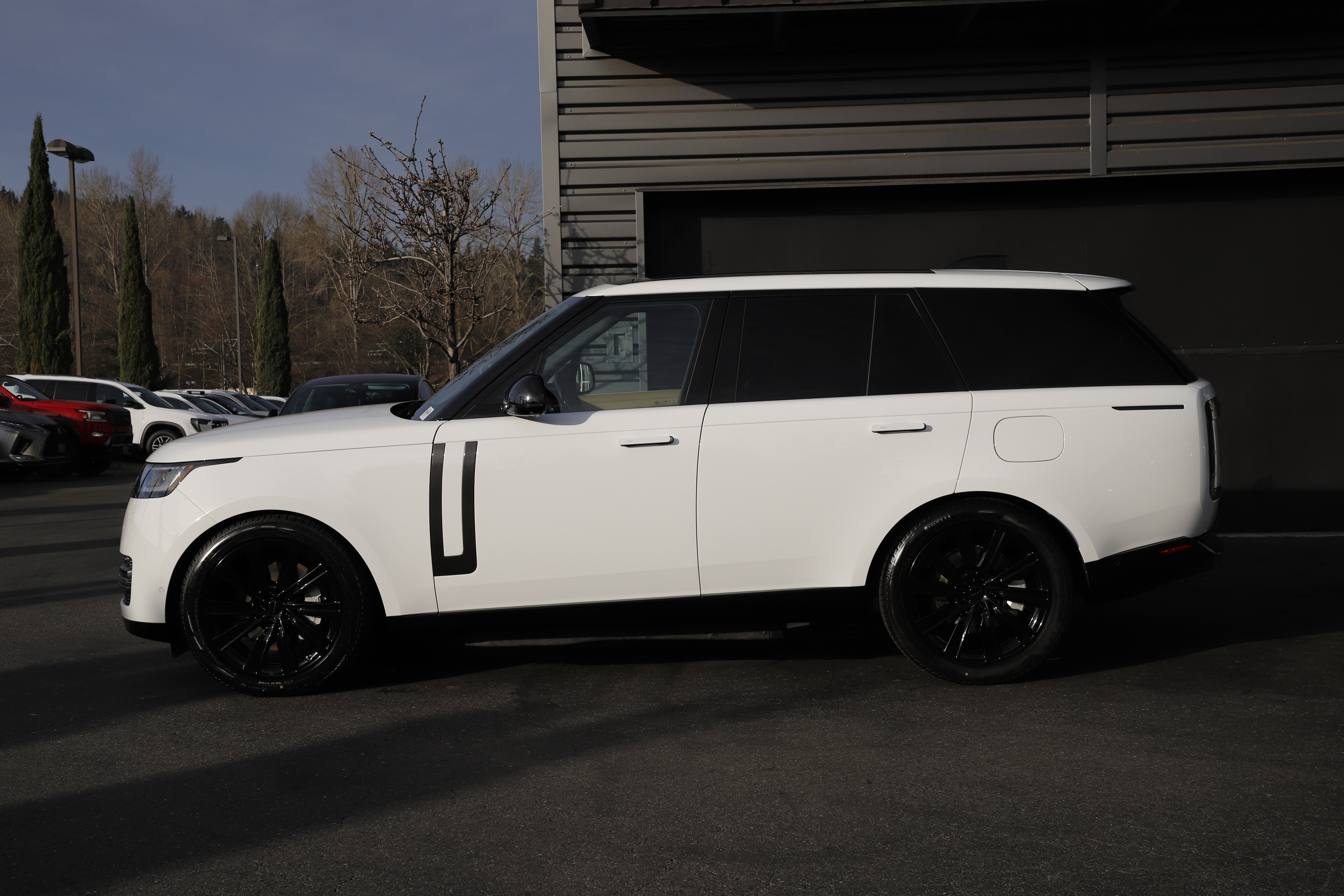 New 2026 Land Rover Range Rover SE image 5