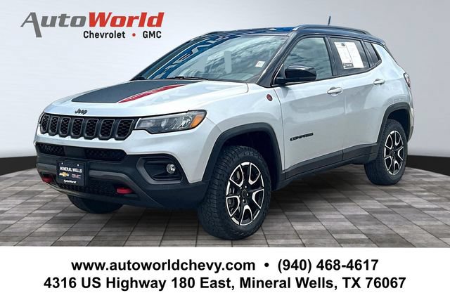 Used 2025 Jeep Compass Trailhawk AWD/4WD image 1