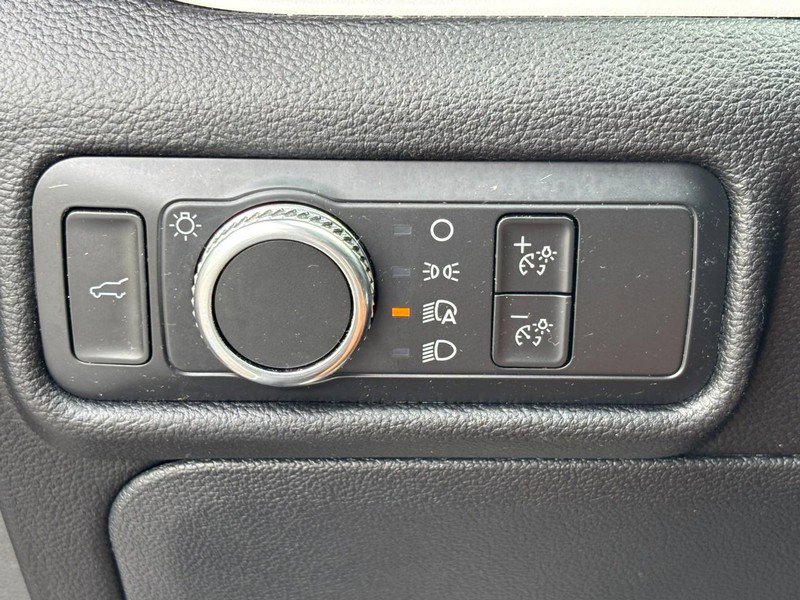 Used 2022 Ford Explorer XLT image 20