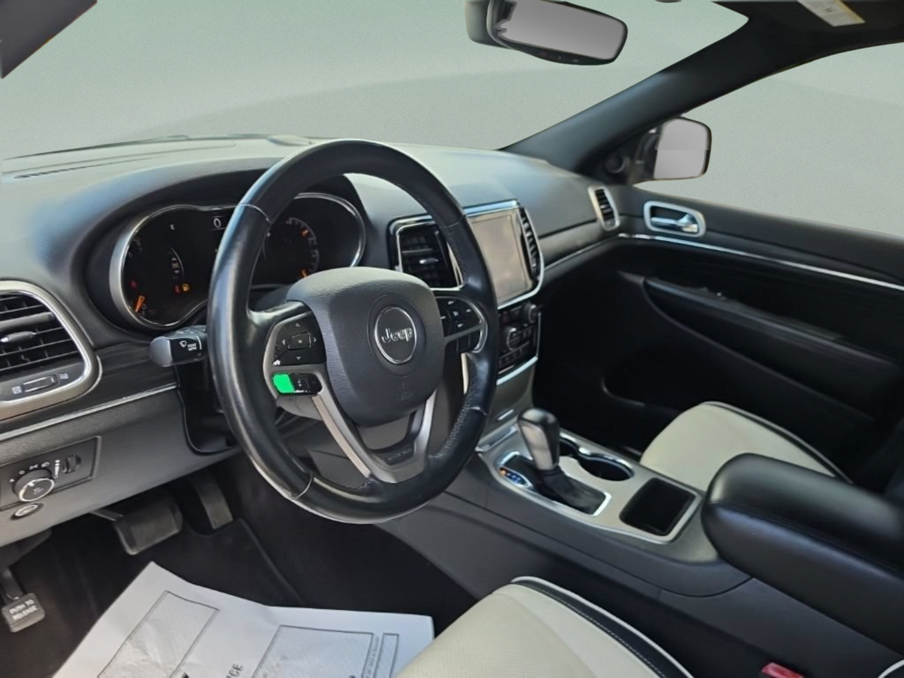 Used 2019 Jeep Grand Cherokee Limited w/ Luxury Group II RWD image 14