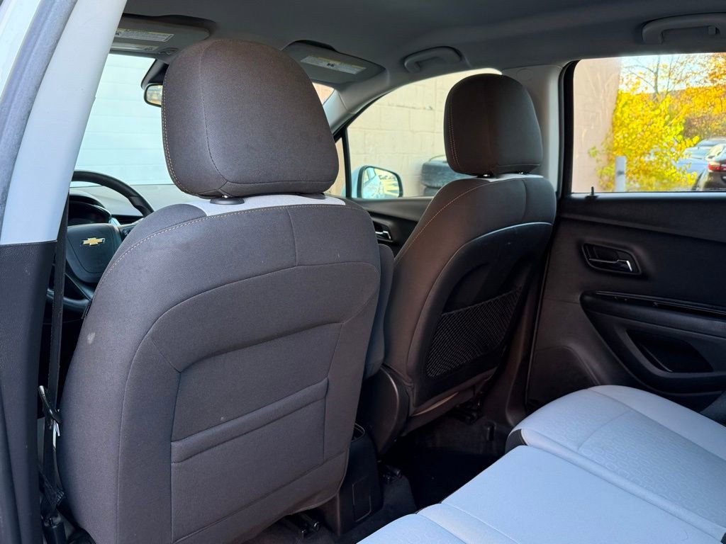 Used 2020 Chevrolet Trax LS w/ Tint and Cruise Package image 13