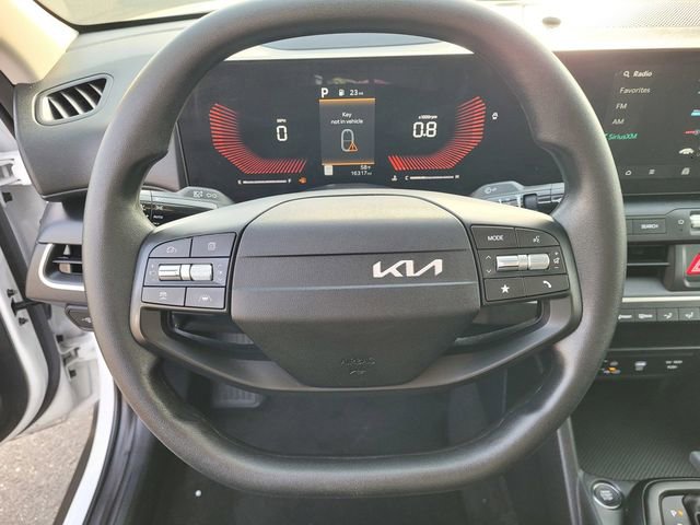 Used 2025 Kia K4 LX image 18