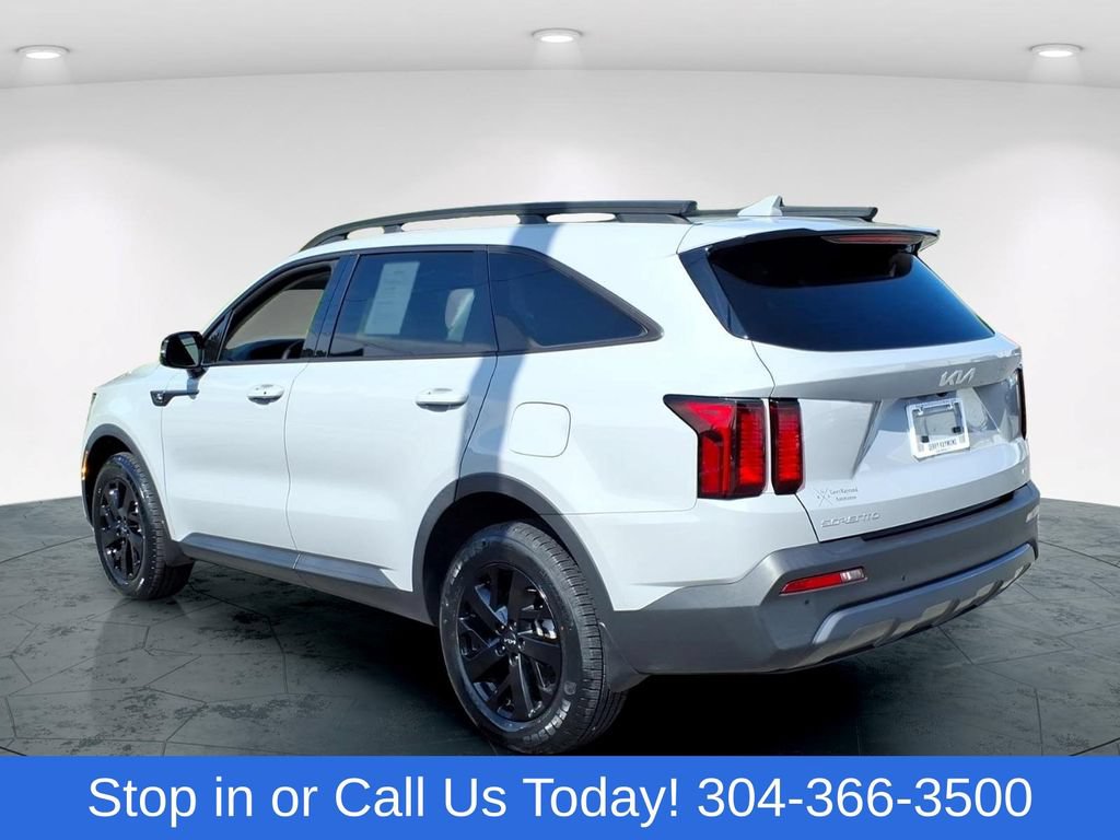 Used 2023 Kia Sorento S w/ Panoramic Sunroof Package AWD/4WD image 3