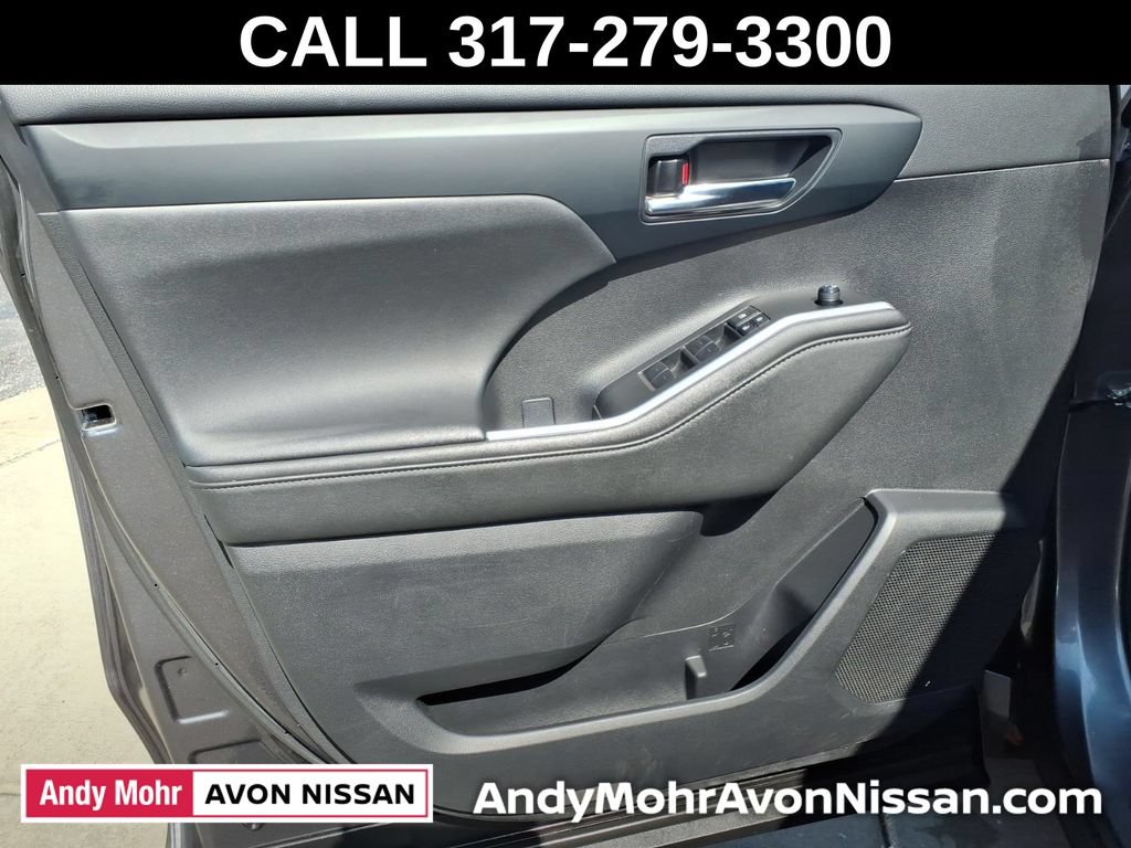 Used 2024 Toyota Highlander XLE AWD/4WD image 15