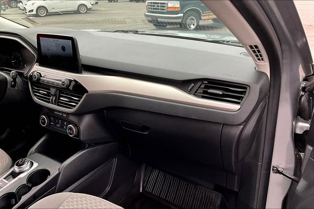Used 2021 Ford Escape SE image 16