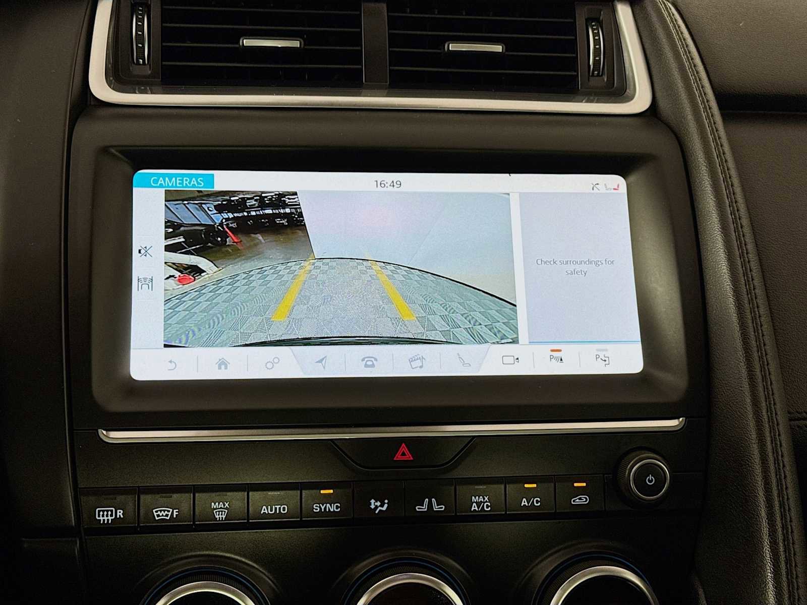 Used 2020 Jaguar E-PACE SE image 16