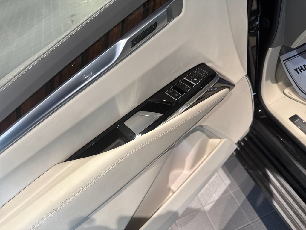 New 2026 Cadillac Escalade ESV Platinum Luxury w/ LPO, Radiant Package AWD/4WD image 11