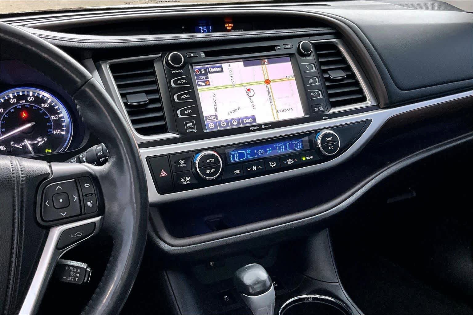 Used 2015 Toyota Highlander Limited Platinum AWD/4WD image 7