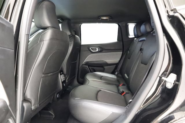 Used 2025 Jeep Compass Latitude AWD/4WD image 28