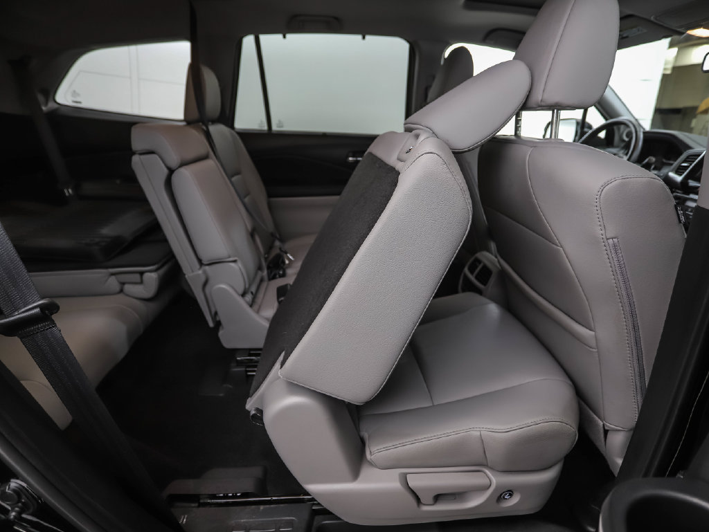 Used 2018 Honda Pilot Touring image 32