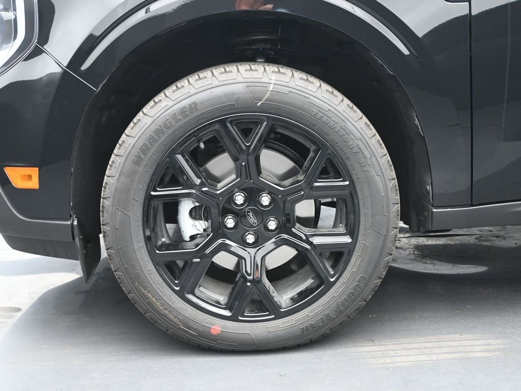 New 2025 Ford Maverick Lariat w/ Black Appearance Package image 14