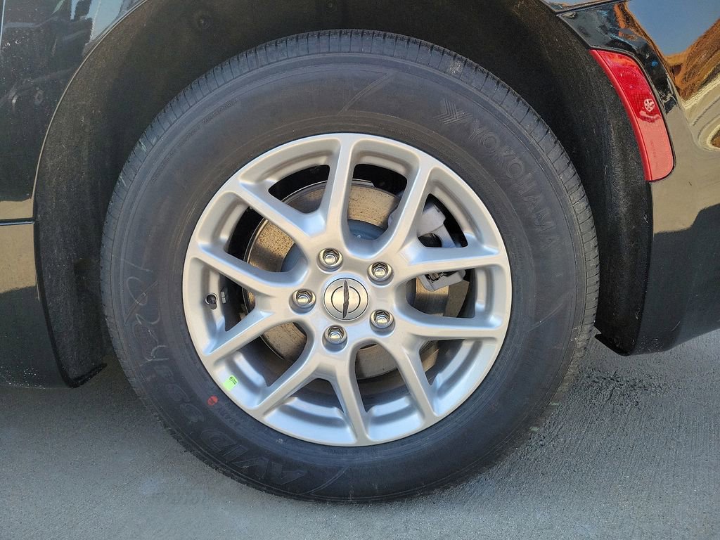 New 2025 Chrysler Voyager LX image 12