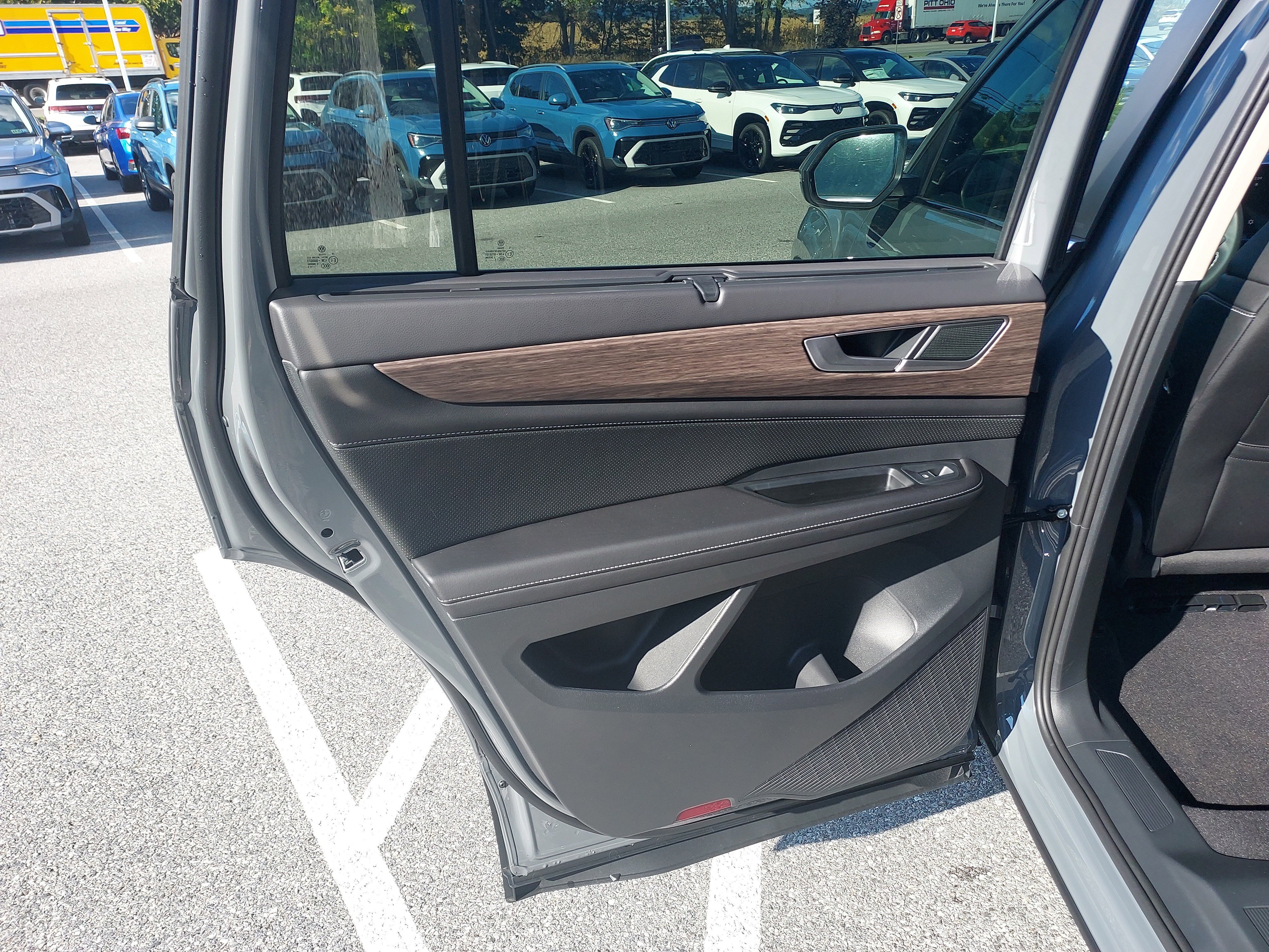 New 2026 Volkswagen Atlas SEL image 16