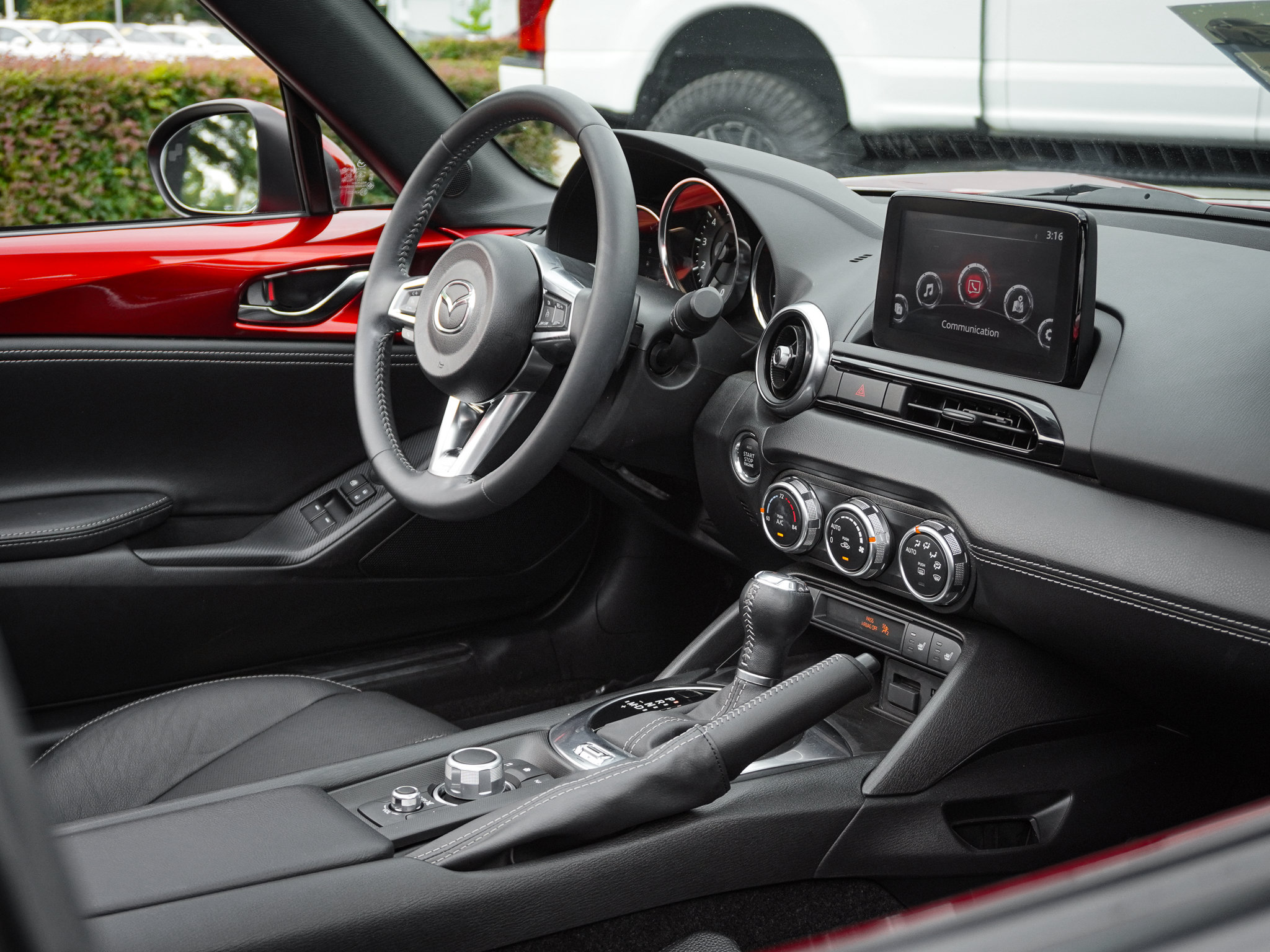 Used 2022 MAZDA MX-5 Miata RF Grand Touring RWD image 33