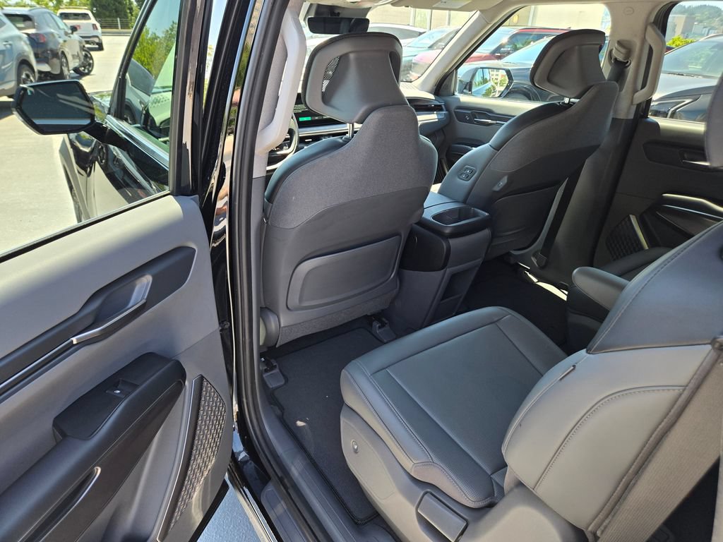 Certified 2024 Kia EV9 Light Long Range RWD image 17