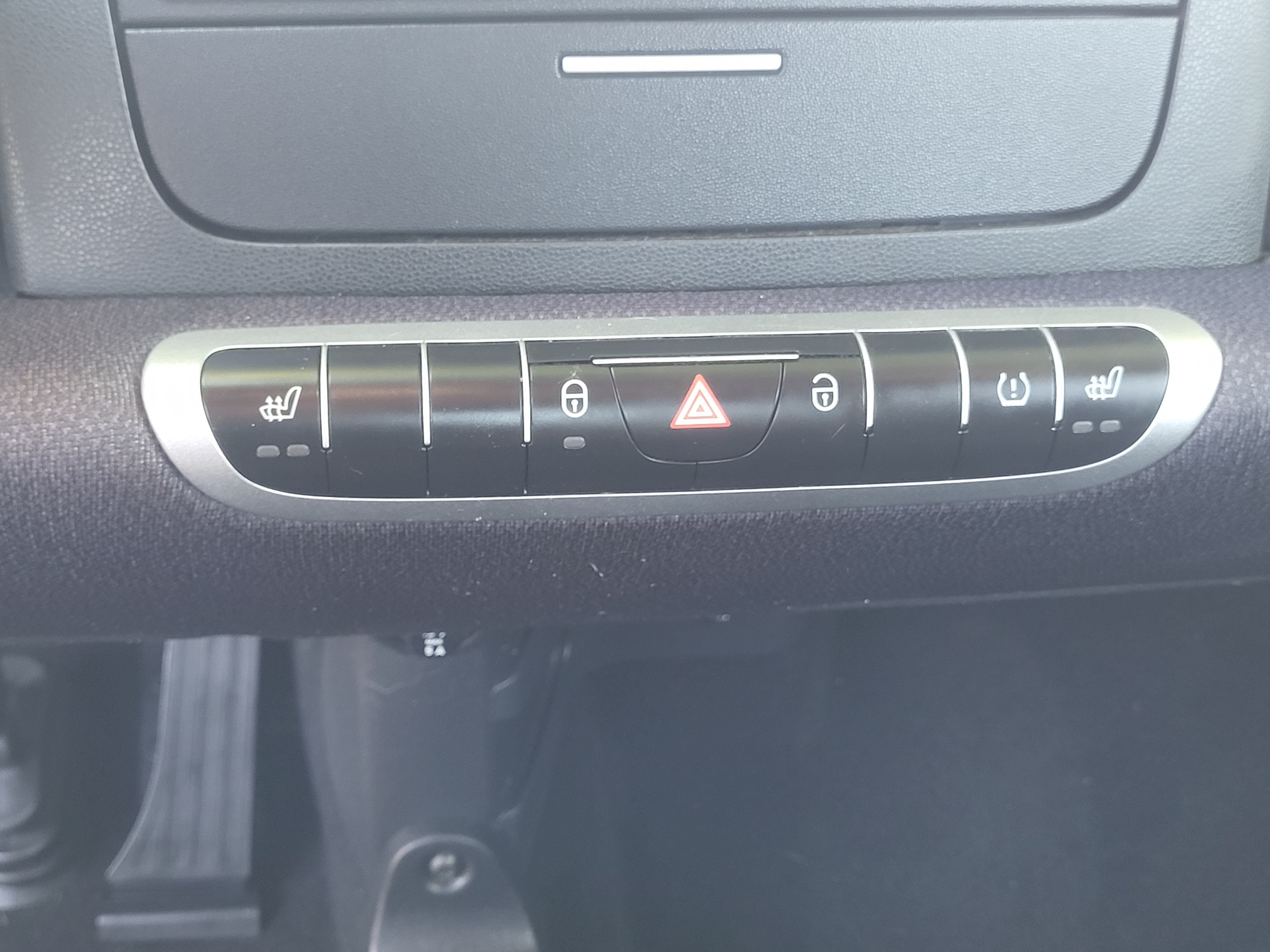 Used 2015 smart fortwo passion RWD image 20