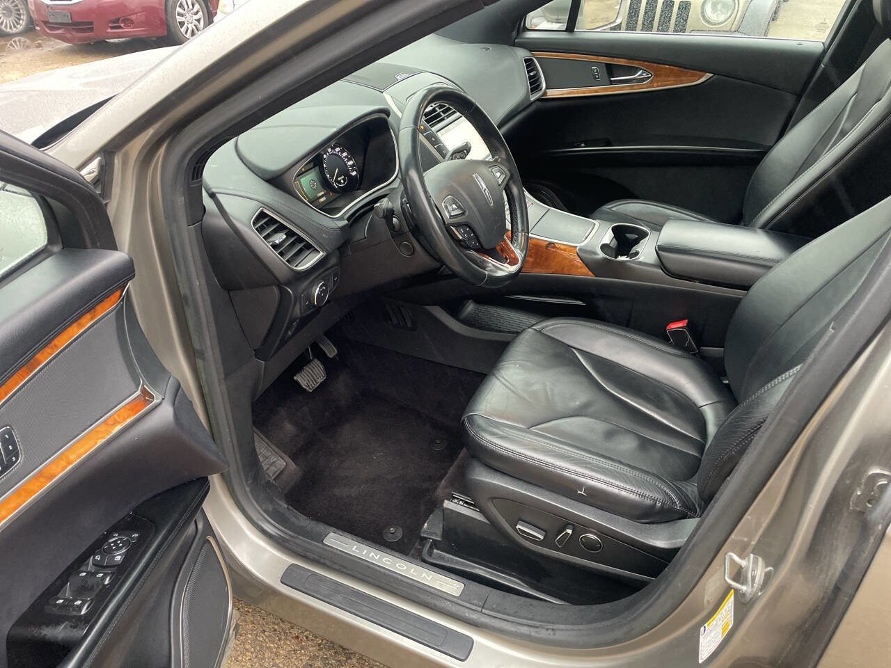 Used 2016 Lincoln MKX Reserve w/ Climate Package image 9