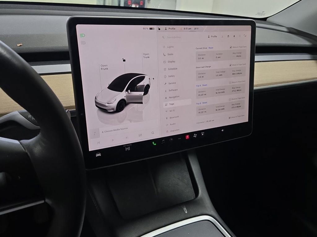 Used 2022 Tesla Model Y Long Range image 2