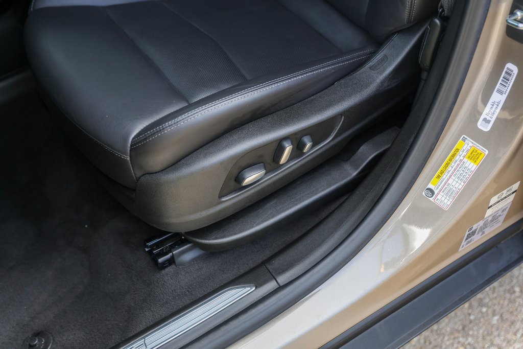 Used 2023 Cadillac XT5 Sportv w/ Technology Package image 8