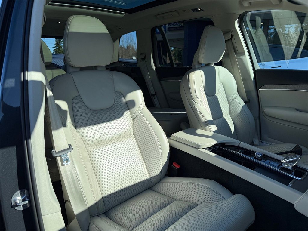 Used 2022 Volvo XC90 T8 Inscription w/ Advanced Package image 40