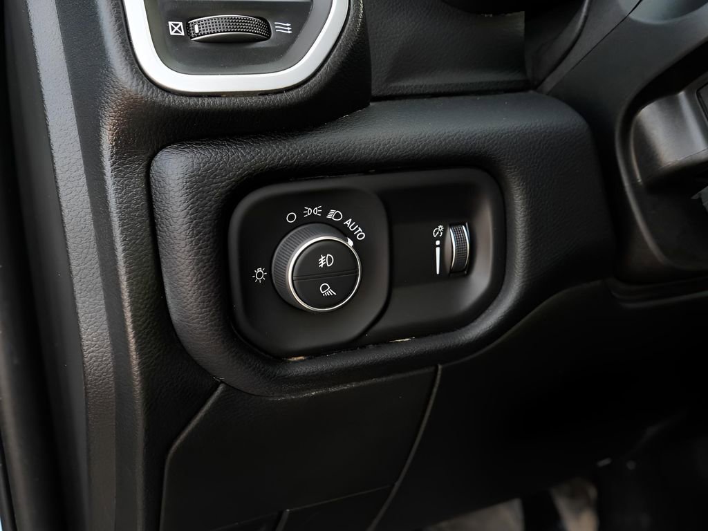 Used 2024 RAM 3500 Big Horn image 31