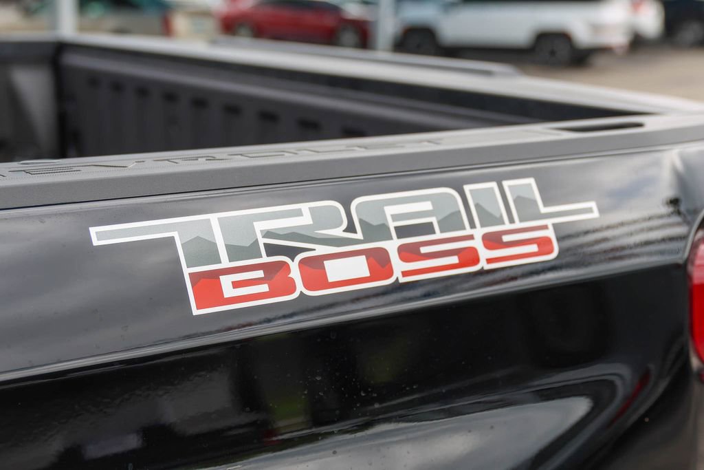 New 2026 Chevrolet Silverado 1500 LT Trail Boss w/ Convenience Package II AWD/4WD image 9