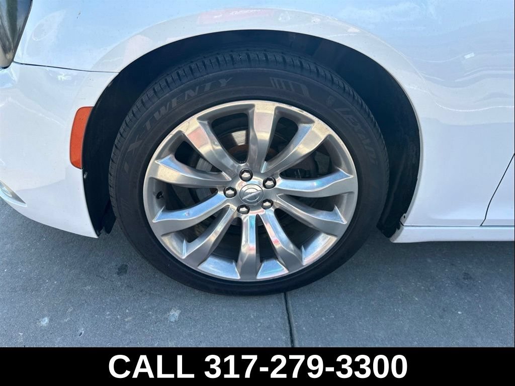Used 2018 Chrysler 300 Touring w/ Chrome Appearance Package RWD image 11