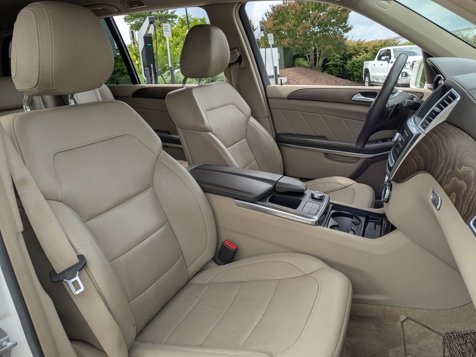 Used 2014 Mercedes-Benz GL 450 4MATIC image 25
