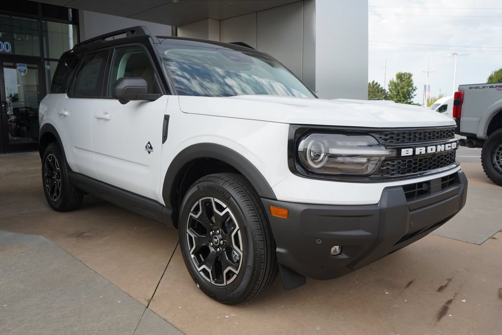 New 2026 Ford Bronco Sport Outer Banks w/ Outer Banks Tech Package+ AWD/4WD image 3