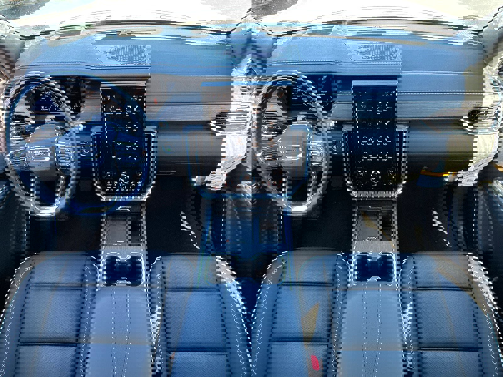 Used 2025 GMC Acadia Denali w/ Super Cruise Package image 23