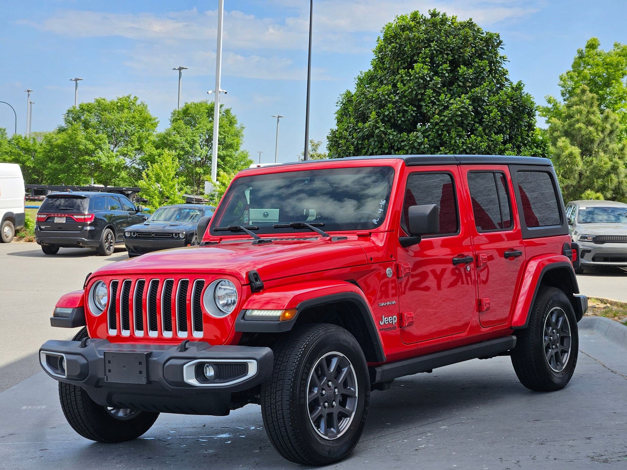 Used 2020 Jeep Wrangler Unlimited Sahara AWD/4WD image 3
