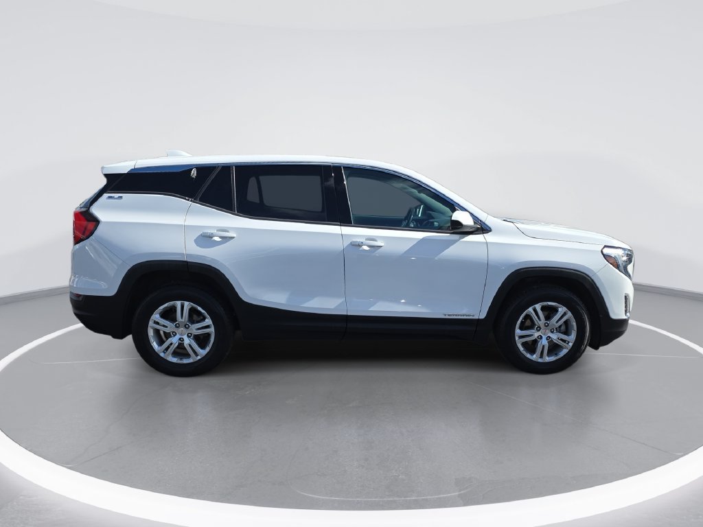 Certified 2020 GMC Terrain SLE w/ LPO, Floor Liner Package FWD image 2