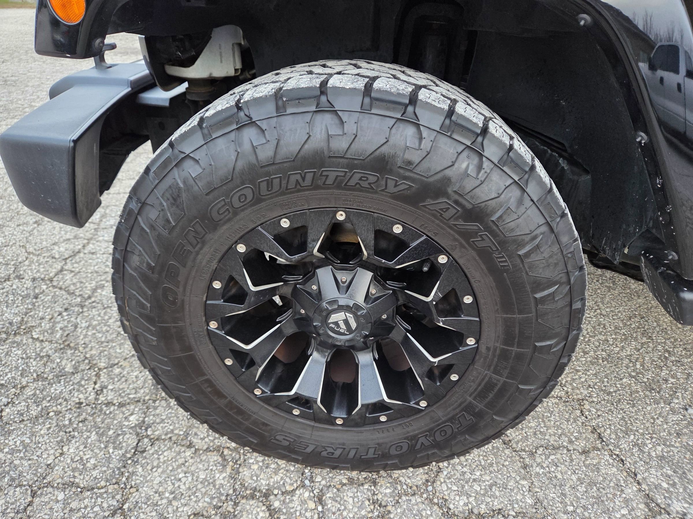 Used 2016 Jeep Wrangler Sahara image 8